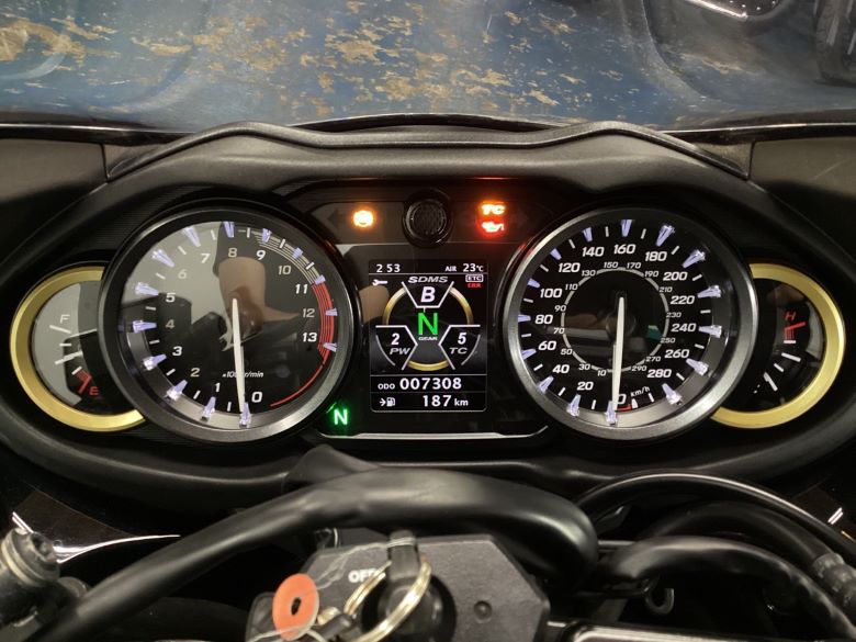 ハヤブサ（ＧＳＸ１３００Ｒ　Ｈａｙａｂｕｓａ）