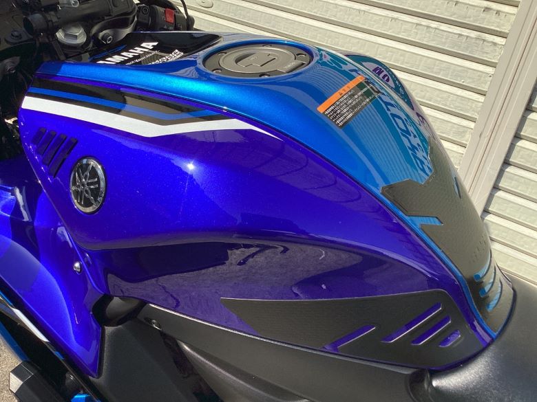 ＹＺＦ−Ｒ７