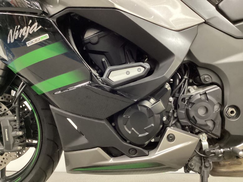 Ｎｉｎｊａ　１０００　ＳＸ
