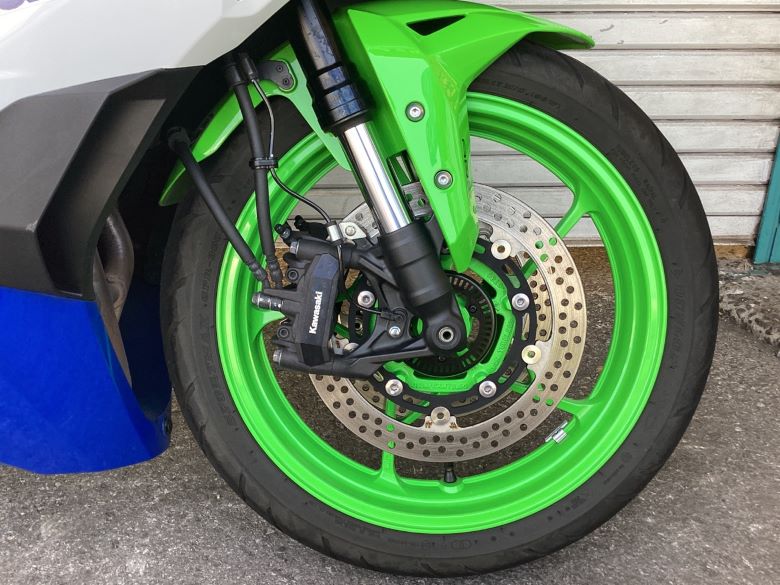 Ｎｉｎｊａ　ＺＸ−４ＲＲ