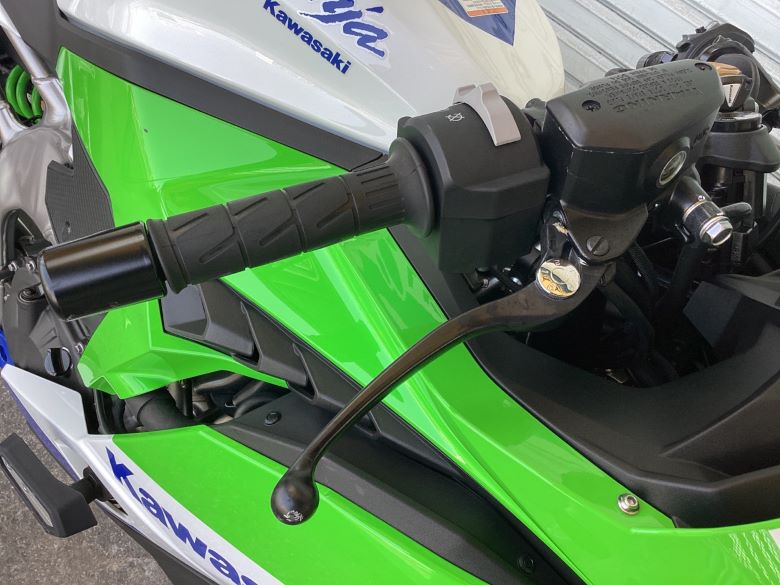 Ｎｉｎｊａ　ＺＸ−４ＲＲ