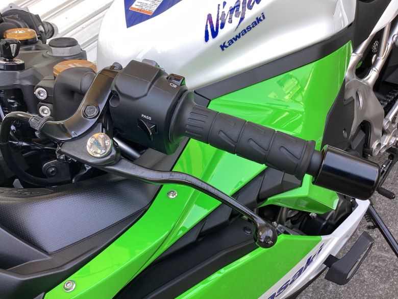 Ｎｉｎｊａ　ＺＸ−４ＲＲ