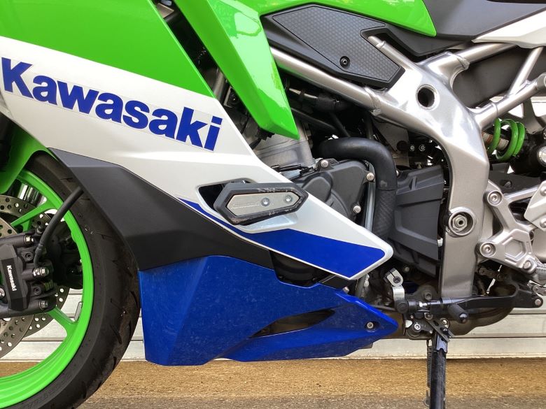 Ｎｉｎｊａ　ＺＸ−４ＲＲ