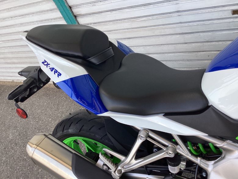 Ｎｉｎｊａ　ＺＸ−４ＲＲ