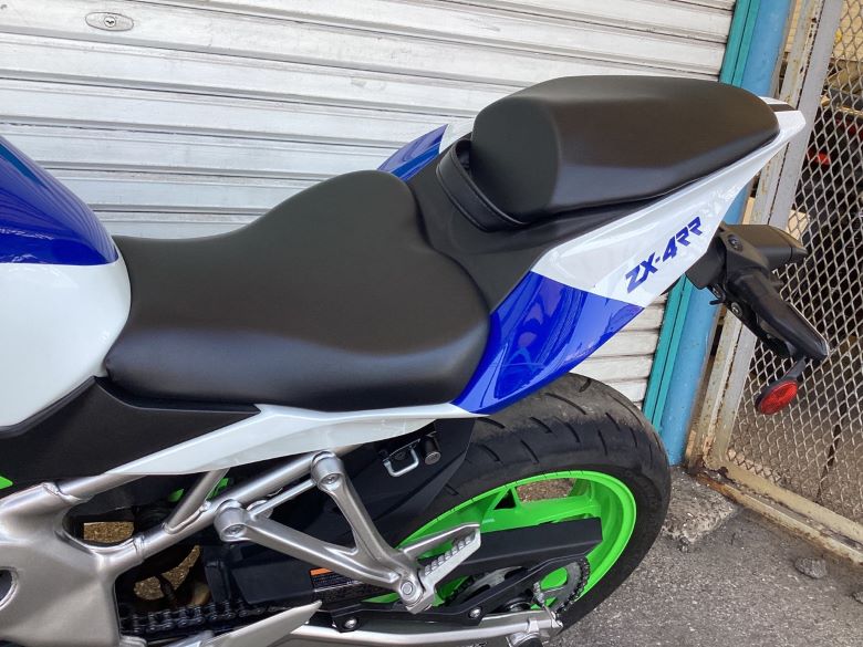 Ｎｉｎｊａ　ＺＸ−４ＲＲ