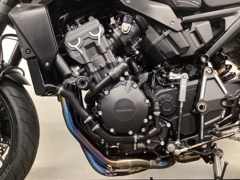 ＣＢ１０００Ｒ