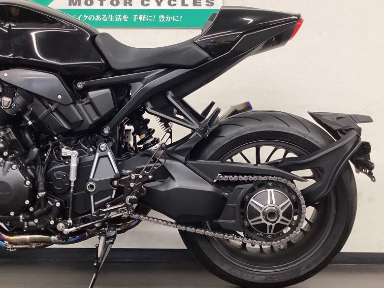 ＣＢ１０００Ｒ