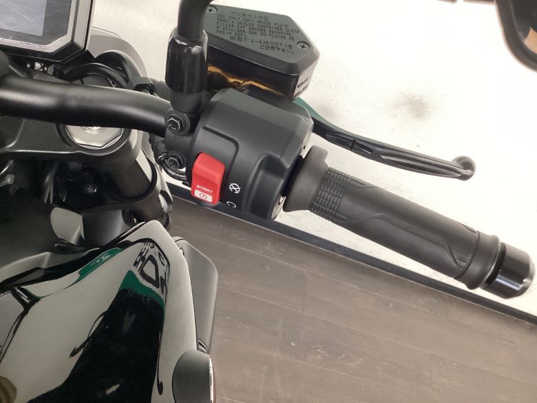 ＣＢ１０００Ｒ