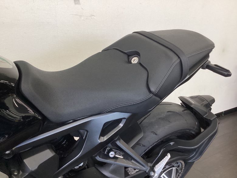 ＣＢ１０００Ｒ