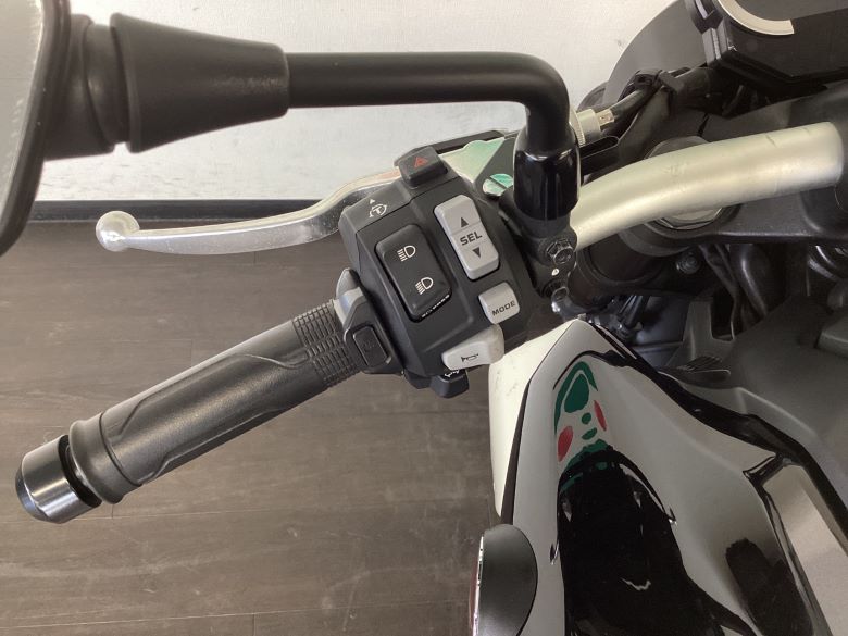 ＣＢ１０００Ｒ