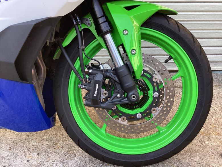 Ｎｉｎｊａ　ＺＸ−４ＲＲ