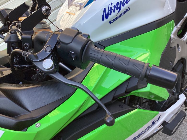 Ｎｉｎｊａ　ＺＸ−４ＲＲ