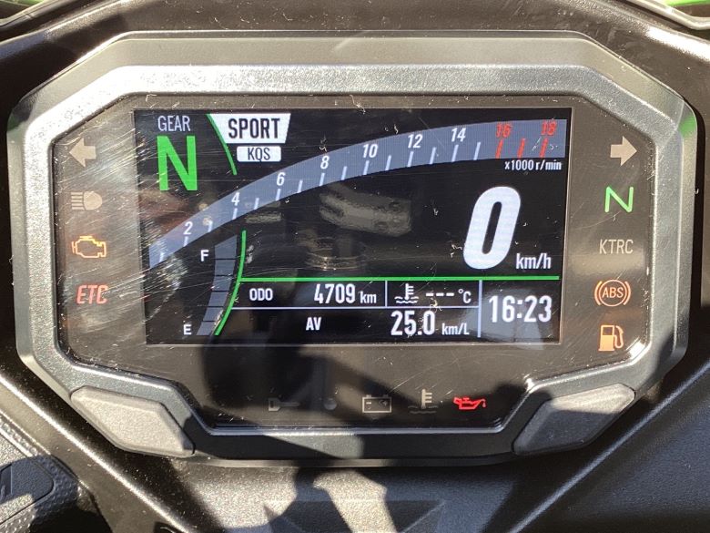 Ｎｉｎｊａ　ＺＸ−４ＲＲ