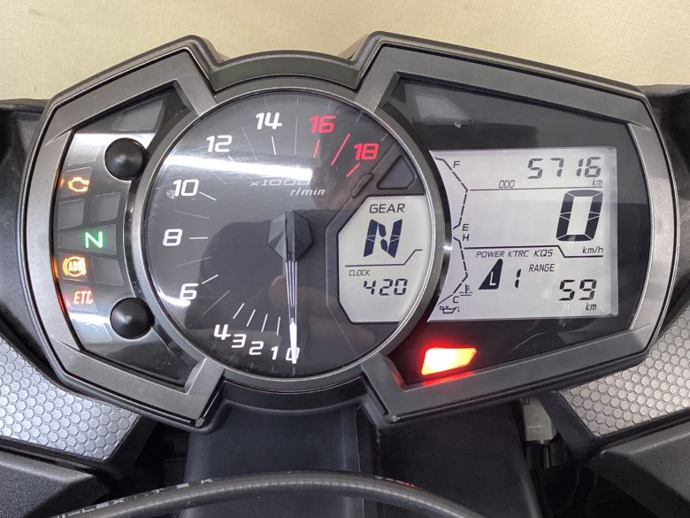 Ｎｉｎｊａ　ＺＸ−６Ｒ