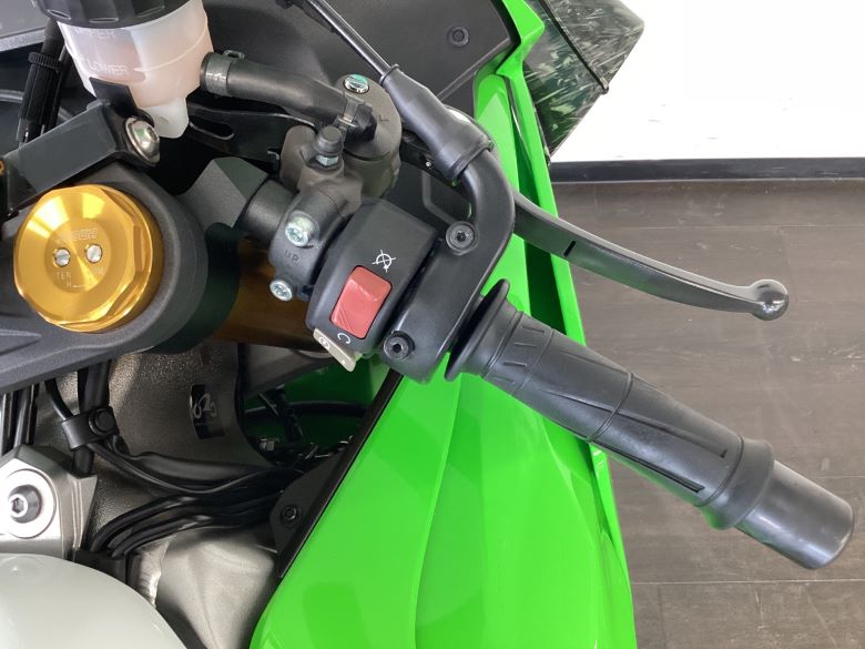 Ｎｉｎｊａ　ＺＸ−６Ｒ