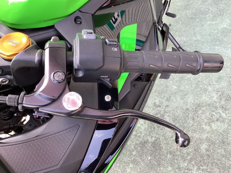 Ｎｉｎｊａ　ＺＸ−２５Ｒ　ＳＥ