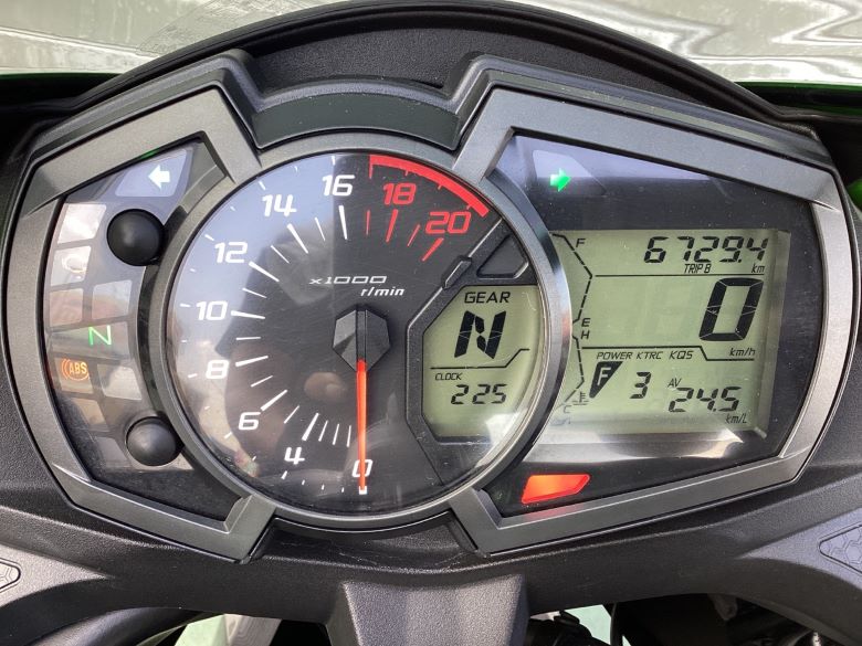 Ｎｉｎｊａ　ＺＸ−２５Ｒ　ＳＥ