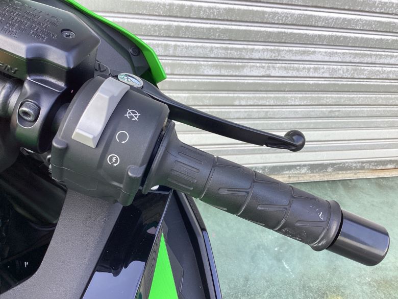 Ｎｉｎｊａ　ＺＸ−２５Ｒ　ＳＥ