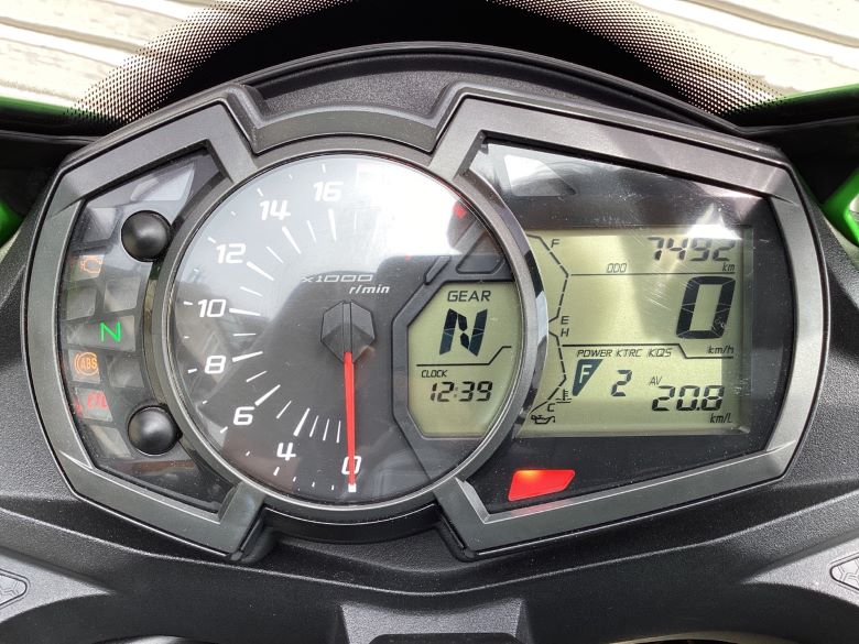 Ｎｉｎｊａ　ＺＸ−２５Ｒ　ＳＥ