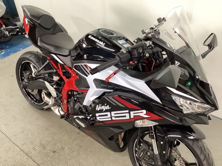 Ｎｉｎｊａ　ＺＸ−２５Ｒ　ＳＥ