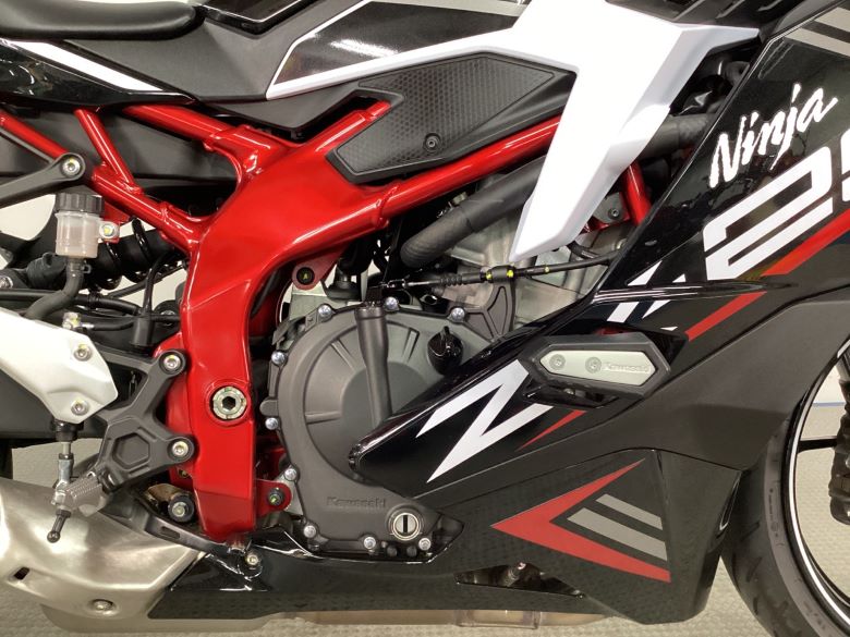 Ｎｉｎｊａ　ＺＸ−２５Ｒ　ＳＥ