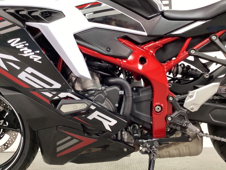 Ｎｉｎｊａ　ＺＸ−２５Ｒ　ＳＥ