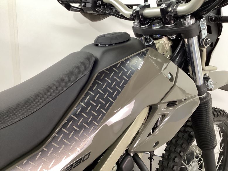 ＫＬＸ２３０シェルパ