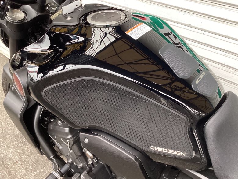 ＣＢ１０００Ｒ