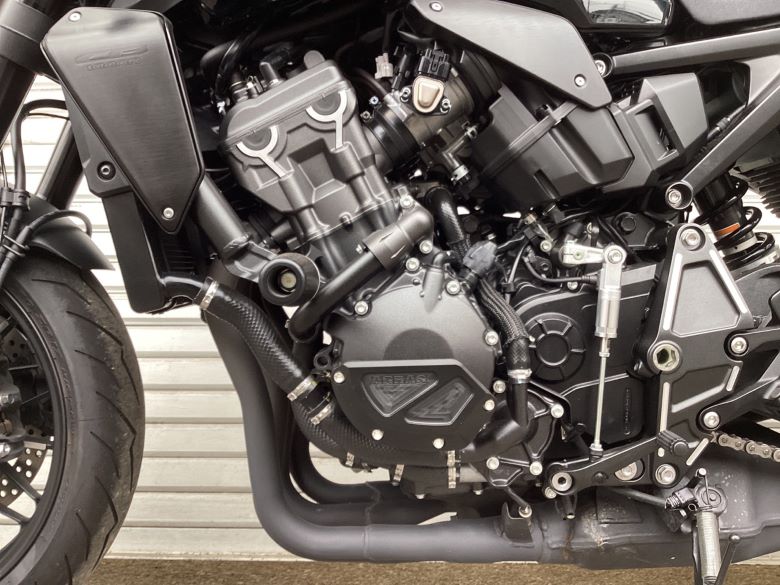 ＣＢ１０００Ｒ