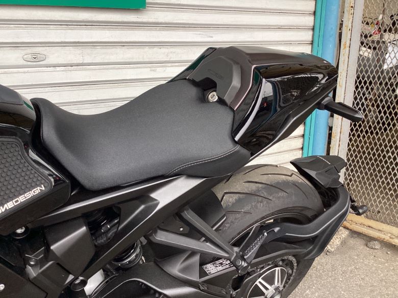 ＣＢ１０００Ｒ