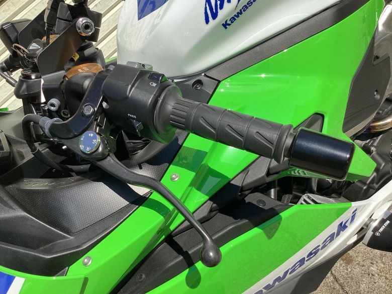 Ｎｉｎｊａ　ＺＸ−４ＲＲ