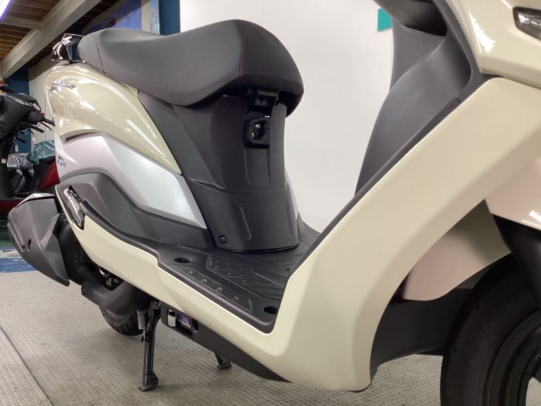 バーグマンストリート１２５ＥＸ