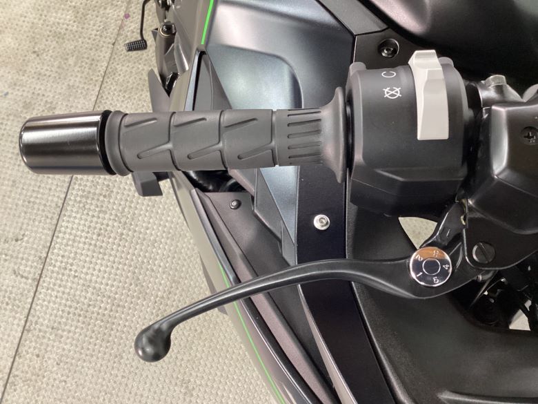 Ｎｉｎｊａ　ＺＸ−４Ｒ　ＳＥ