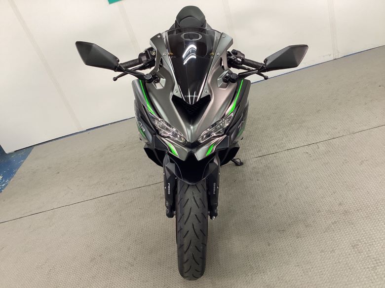 Ｎｉｎｊａ　ＺＸ−４Ｒ　ＳＥ