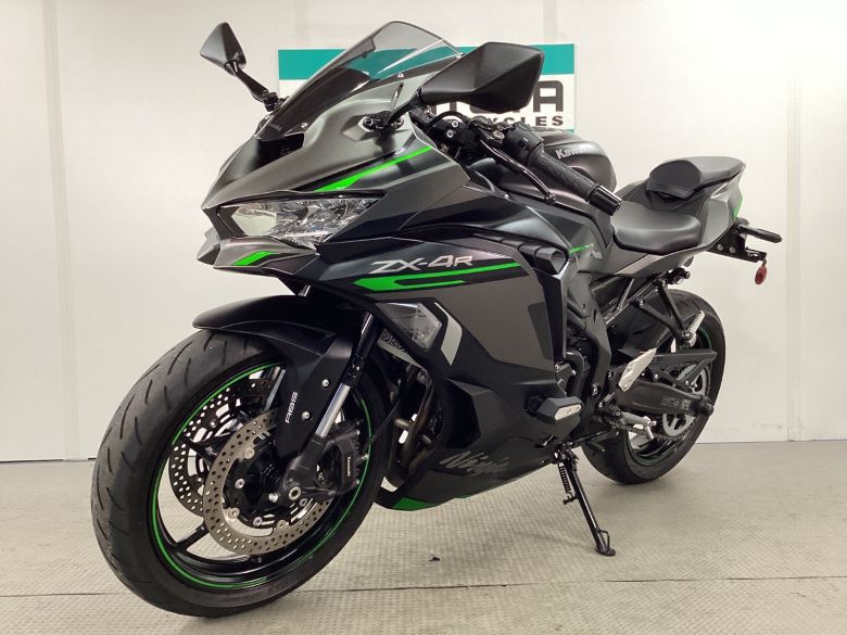 Ｎｉｎｊａ　ＺＸ−４Ｒ　ＳＥ