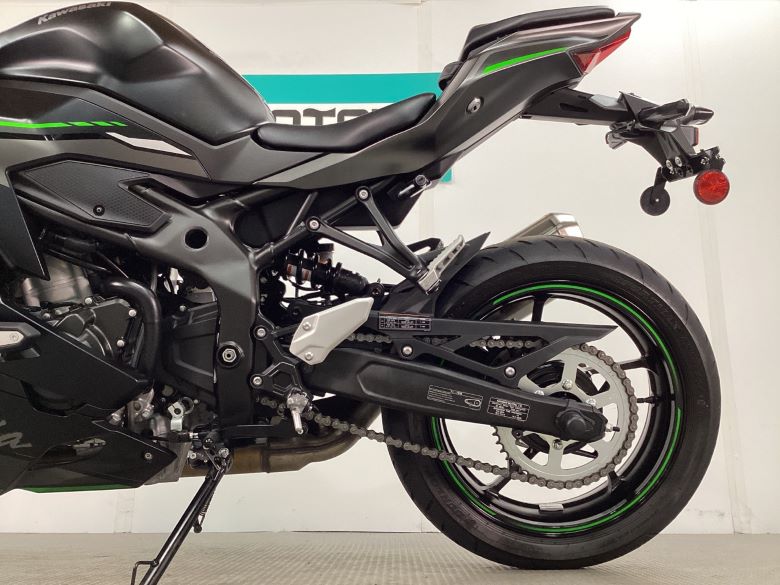 Ｎｉｎｊａ　ＺＸ−４Ｒ　ＳＥ