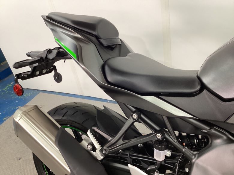 Ｎｉｎｊａ　ＺＸ−４Ｒ　ＳＥ