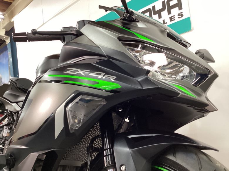 Ｎｉｎｊａ　ＺＸ−４Ｒ　ＳＥ