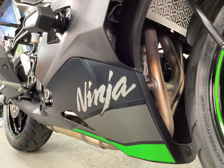 Ｎｉｎｊａ　ＺＸ−４Ｒ　ＳＥ