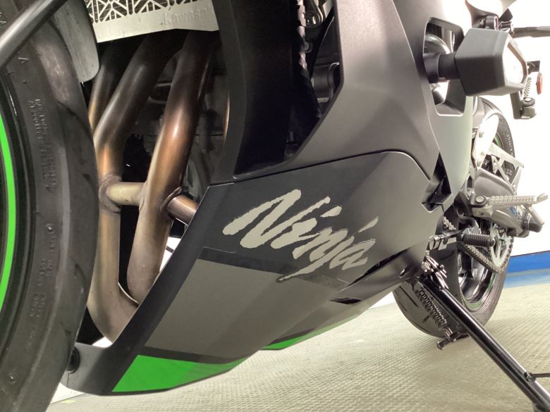 Ｎｉｎｊａ　ＺＸ−４Ｒ　ＳＥ