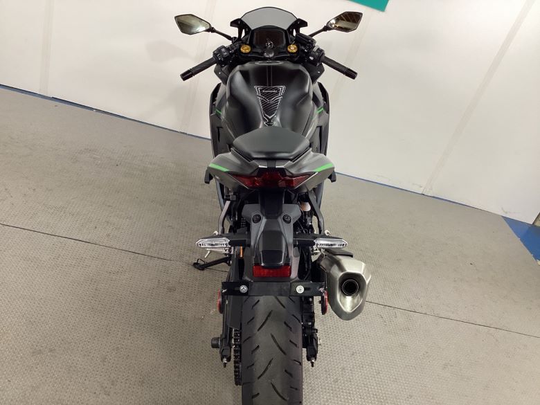 Ｎｉｎｊａ　ＺＸ−４Ｒ　ＳＥ