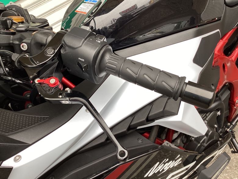 Ｎｉｎｊａ　ＺＸ−２５Ｒ　ＳＥ