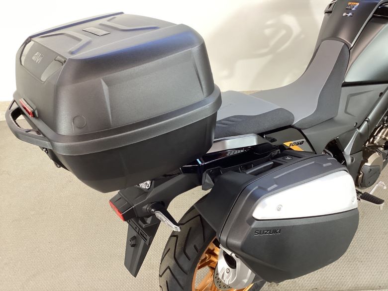 Ｖ−ストローム１０５０