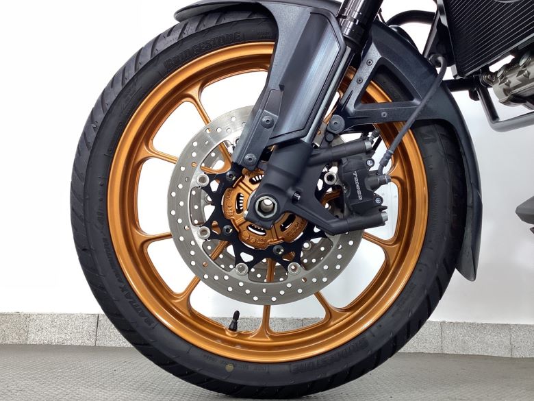 Ｖ−ストローム１０５０