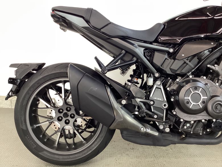 ＣＢ１０００Ｒ