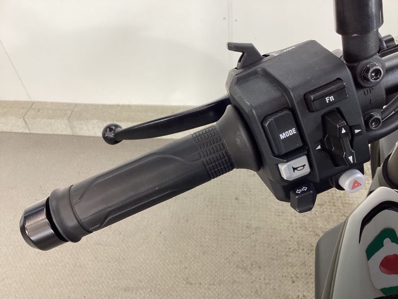 ＣＢ１０００Ｒ