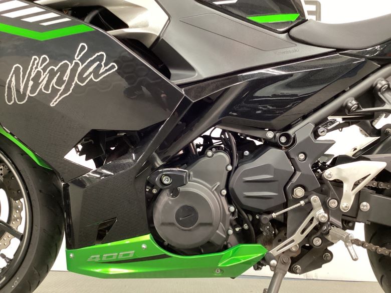 Ｎｉｎｊａ　４００