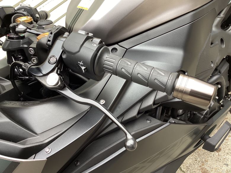 Ｎｉｎｊａ　ＺＸ−４Ｒ　ＳＥ