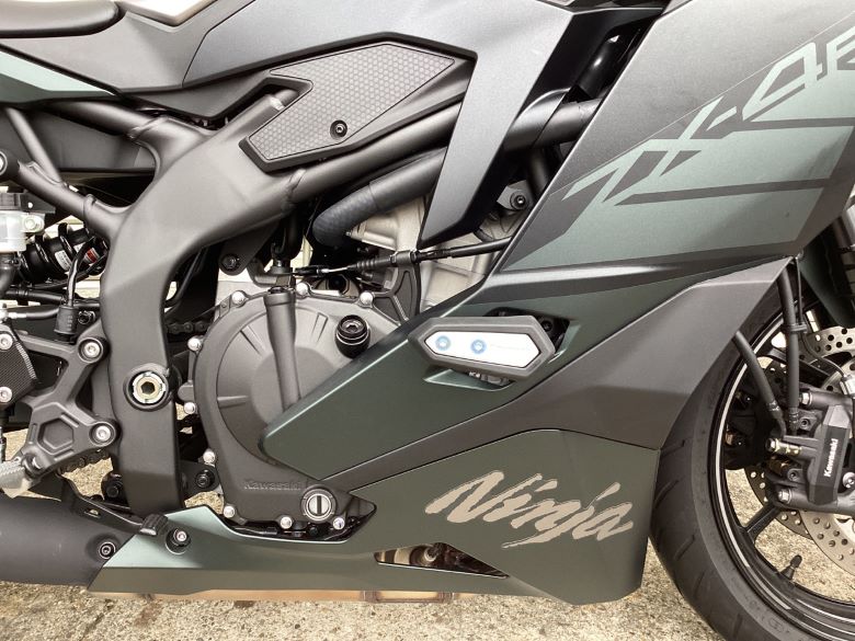 Ｎｉｎｊａ　ＺＸ−４Ｒ　ＳＥ