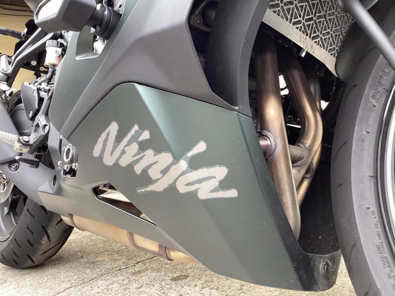 Ｎｉｎｊａ　ＺＸ−４Ｒ　ＳＥ